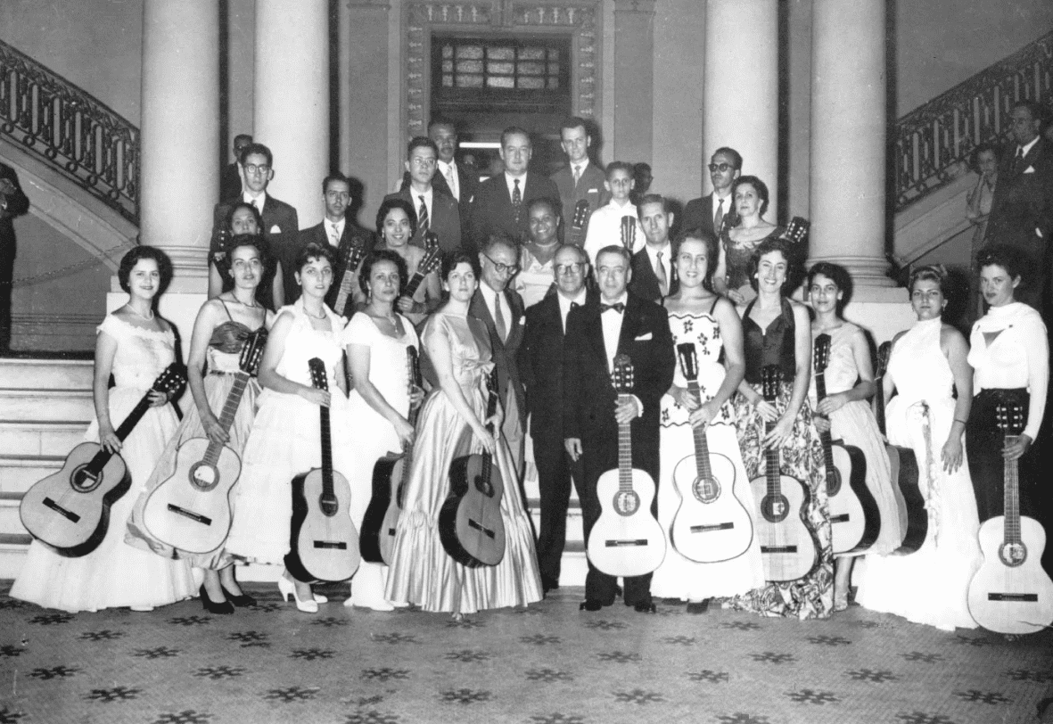 Mulhees no Violão - Fonte: Mulhees no Violão - FONTE: Mulhees no Violão - Fonte: Mulhees no Violão - FONTE: https://andersonreiss.com.br/as-mulheres-e-o-violao/