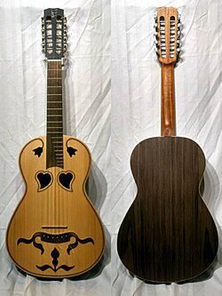 Viola Portuguesa - Fonte: https://pt.wikipedia.org/wiki/Violas_portuguesas